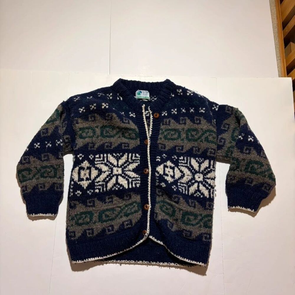 Blue and white 100% wool cardigan made in Ecuador earth traders